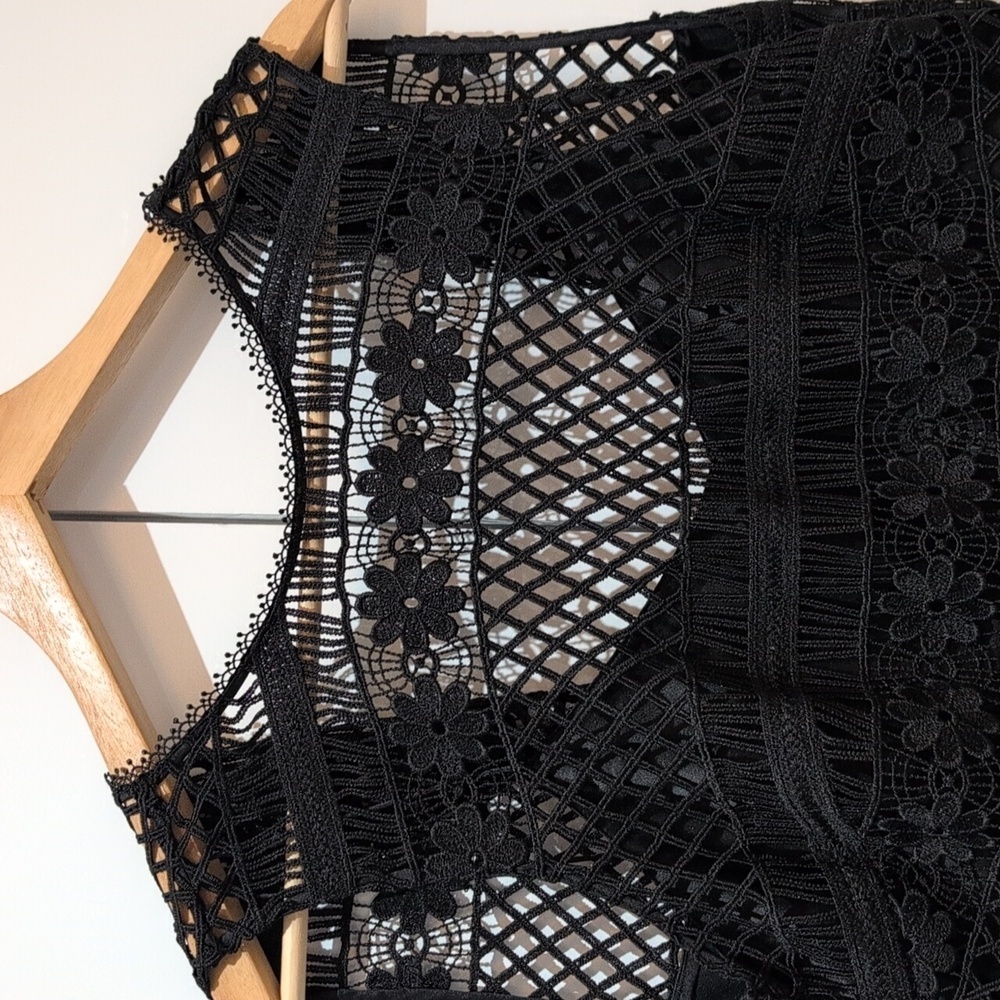 ELIE TAHARI Alessandra Floral Lace Peplum Sleeveless Blouse in Black Size 6 - Picture 6 of 13